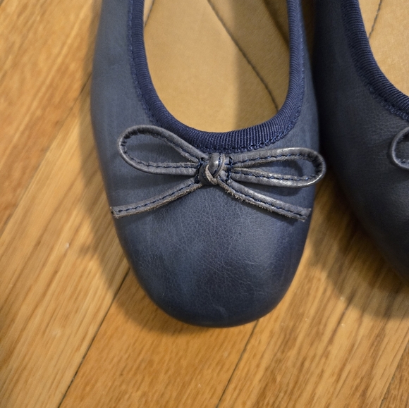 Blue ballet flats, Size 8m from Born - Picture 3 of 5